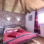 Charming Nera With Pool And Hydromassage Near The Villa Šišan