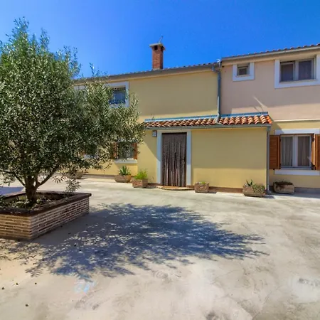 Charming Nera With Pool And Hydromassage Near The Villa Šišan