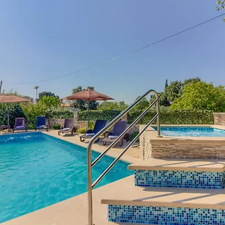 Villa Charming Nera With Pool And Hydromassage Near The *