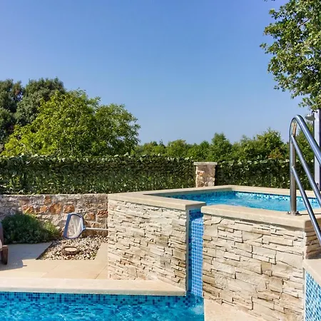 Charming Nera With Pool And Hydromassage Near The Villa Šišan