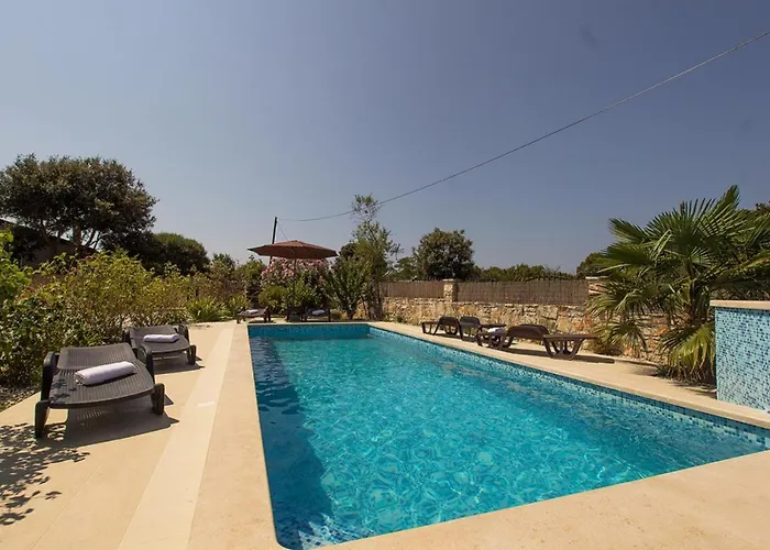 Charming Nera With Pool And Hydromassage Near The Šišan