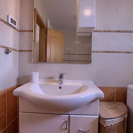 Charming Nera With Pool And Hydromassage Near The Šišan