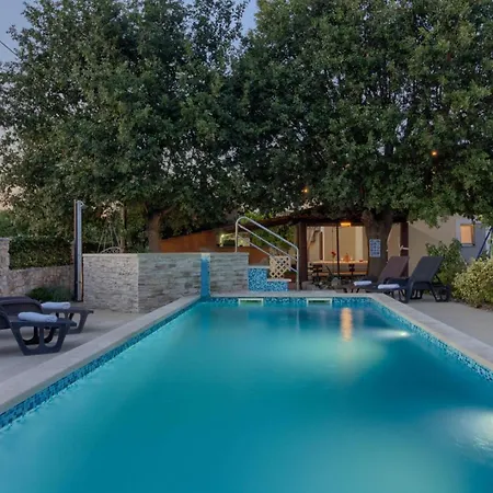 Willa Charming Nera With Pool And Hydromassage Near The *
