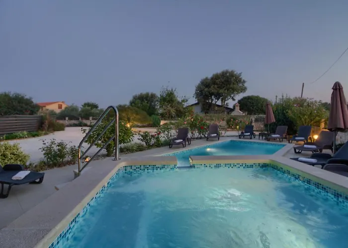 Charming Nera With Pool And Hydromassage Near The