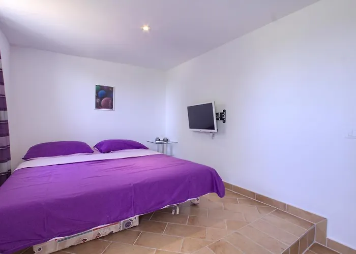 Charming Nera With Pool And Hydromassage Near The 빌라