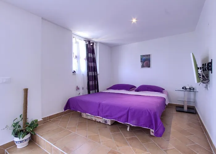 Charming Nera With Pool And Hydromassage Near The * Šišan